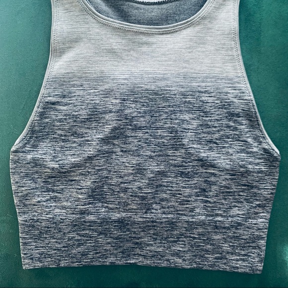 LIKE NEW lululemon seamless cropped tank - Picture 2 of 4